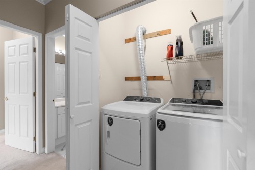 207-2985 Princess Crescent, Coquitlam, BC - Indoor Photo Showing Laundry Room