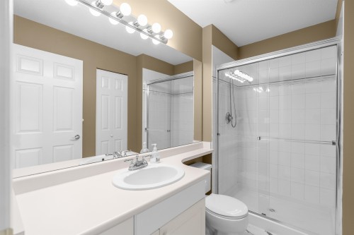 207-2985 Princess Crescent, Coquitlam, BC - Indoor Photo Showing Bathroom