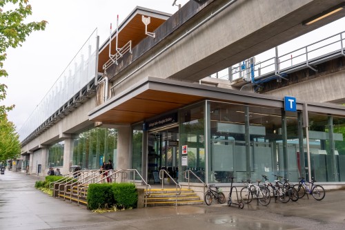 207-2985 Princess Crescent, Coquitlam, BC - Outdoor
