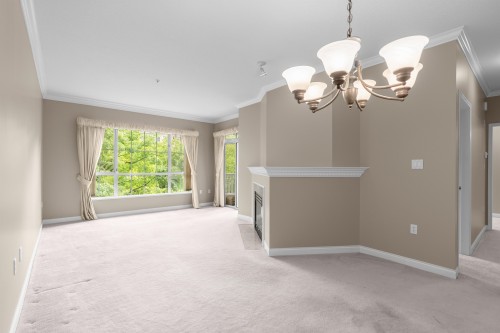 207-2985 Princess Crescent, Coquitlam, BC - Indoor Photo Showing Other Room