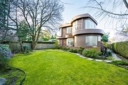 5883 Wallace Street Vancouver, BC B6N 2A3