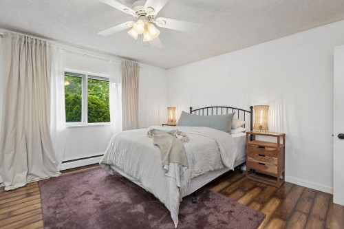 960 Cliff Avenue, Burnaby, BC - Indoor Photo Showing Bedroom