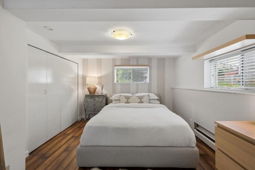 960 Cliff Avenue, Burnaby, BC - Indoor Photo Showing Bedroom