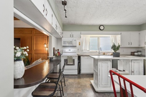 960 Cliff Avenue, Burnaby, BC - Indoor Photo Showing Kitchen