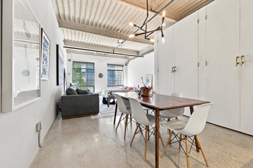 303-237 4Th Avenue E, Vancouver, BC - Indoor Photo Showing Dining Room