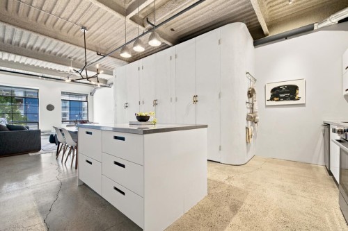 303-237 4Th Avenue E, Vancouver, BC - Indoor Photo Showing Kitchen
