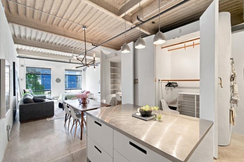303-237 4Th Avenue E, Vancouver, BC - Indoor