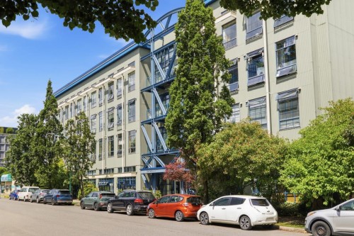 303-237 4Th Avenue E, Vancouver, BC - Outdoor With Facade