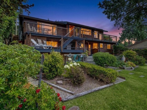 4717 Laurel Avenue, Sechelt, BC - Outdoor With Deck Patio Veranda