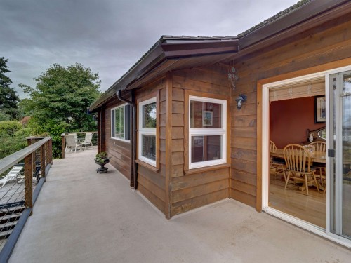 4717 Laurel Avenue, Sechelt, BC - Outdoor With Deck Patio Veranda With Exterior