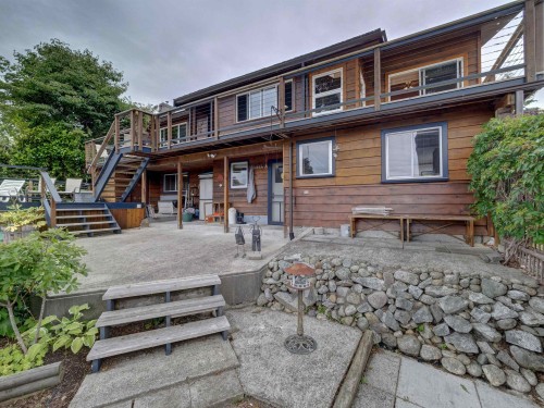 4717 Laurel Avenue, Sechelt, BC - Outdoor With Deck Patio Veranda