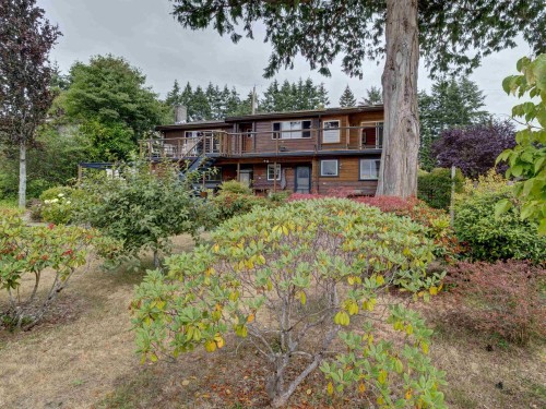 4717 Laurel Avenue, Sechelt, BC - Outdoor