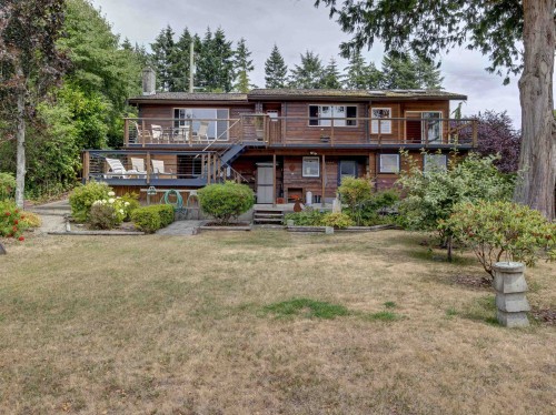 4717 Laurel Avenue, Sechelt, BC - Outdoor With Deck Patio Veranda With Facade