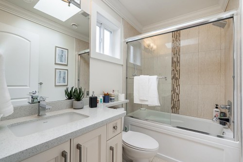 1606 29Th Avenue E, Vancouver, BC 