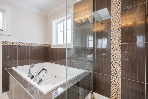 1606 29Th Avenue E, Vancouver, BC 