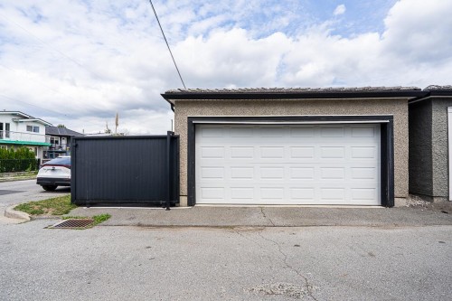 1606 29Th Avenue E, Vancouver, BC 