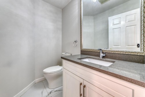 104 Ravine Drive, Port Moody, BC - Indoor Photo Showing Bathroom