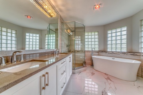 104 Ravine Drive, Port Moody, BC - Indoor Photo Showing Bathroom