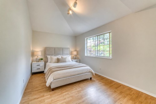 104 Ravine Drive, Port Moody, BC - Indoor Photo Showing Bedroom