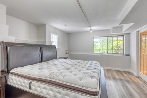 104 Ravine Drive, Port Moody, BC - Indoor Photo Showing Bedroom