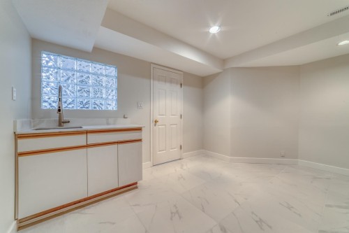 104 Ravine Drive, Port Moody, BC - Indoor Photo Showing Other Room