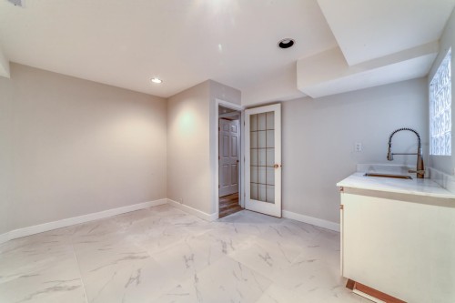 104 Ravine Drive, Port Moody, BC - Indoor Photo Showing Other Room
