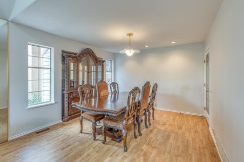 104 Ravine Drive, Port Moody, BC - Indoor Photo Showing Dining Room