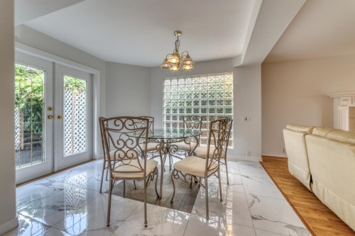 104 Ravine Drive, Port Moody, BC - Indoor Photo Showing Dining Room