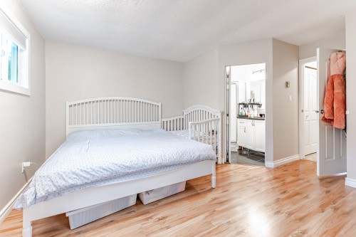 6470 Sheridan Road, Richmond, BC - Indoor Photo Showing Bedroom