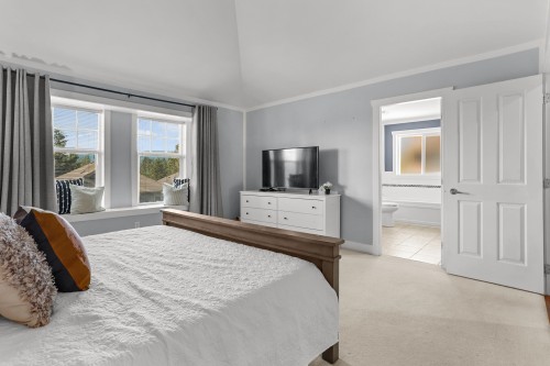 13866 229 Lane, Maple Ridge, BC - Indoor Photo Showing Bedroom