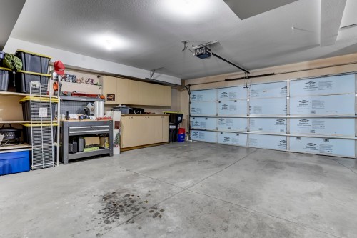 13866 229 Lane, Maple Ridge, BC - Indoor Photo Showing Garage