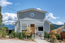 798 Fisher Road Gibsons, BC V0N 1V1