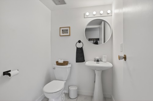 526 Cardiff Way, Port Moody, BC - Indoor Photo Showing Bathroom