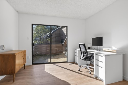 526 Cardiff Way, Port Moody, BC - Indoor Photo Showing Office