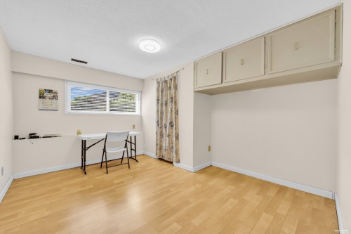 1749 Dorset Avenue, Port Coquitlam, BC - Indoor Photo Showing Other Room