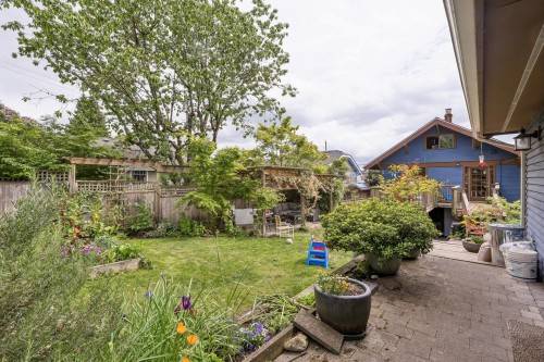 534 7Th Street E, North Vancouver, BC - Outdoor