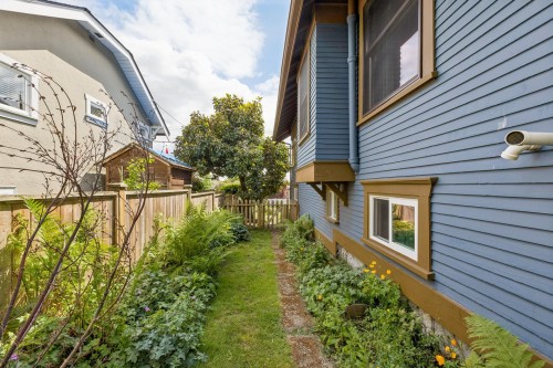 534 7Th Street E, North Vancouver, BC - Outdoor