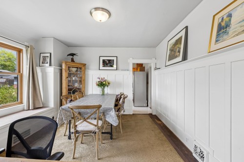534 7Th Street E, North Vancouver, BC - Indoor Photo Showing Other Room