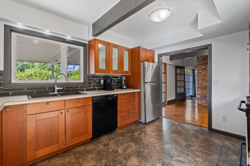 442 Monteray Avenue, North Vancouver, BC - Indoor Photo Showing Kitchen With Double Sink
