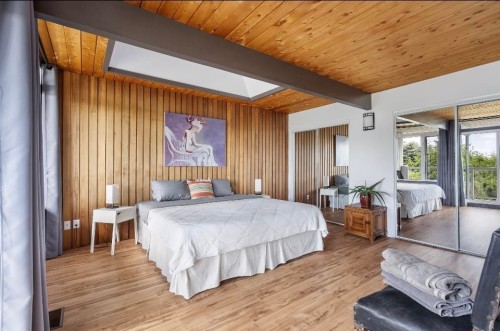 442 Monteray Avenue, North Vancouver, BC - Indoor Photo Showing Bedroom