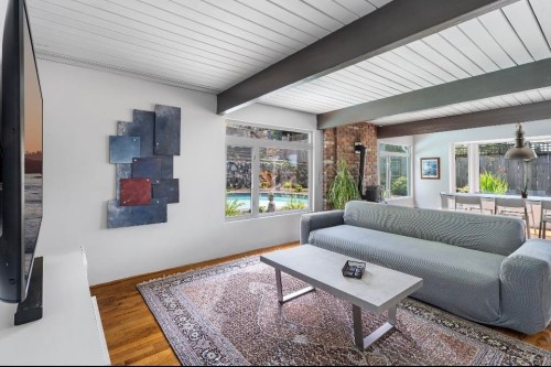 442 Monteray Avenue, North Vancouver, BC - Indoor Photo Showing Living Room