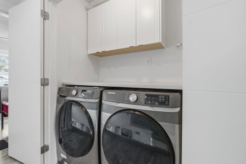 8378 12Th Avenue, Burnaby, BC - Indoor Photo Showing Laundry Room