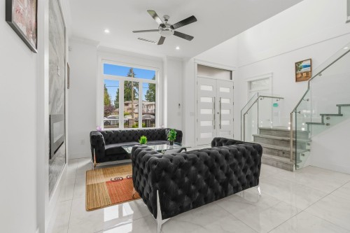 8378 12Th Avenue, Burnaby, BC - Indoor
