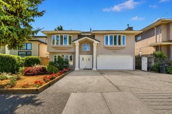 7922 16 Avenue Burnaby, BC V3N 1R3