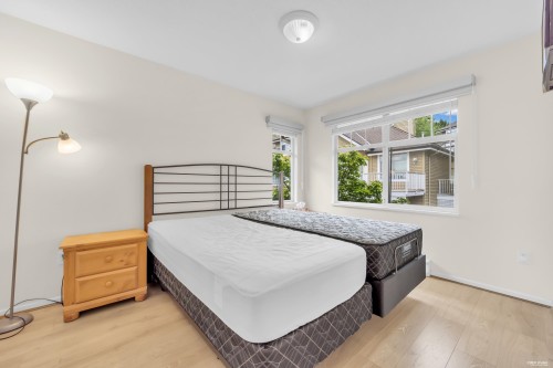 25-5298 Oakmount Crescent, Burnaby, BC - Indoor Photo Showing Bedroom