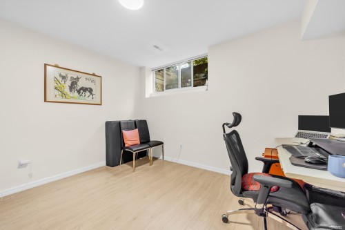 25-5298 Oakmount Crescent, Burnaby, BC - Indoor Photo Showing Office