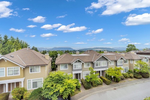 25-5298 Oakmount Crescent, Burnaby, BC - Outdoor With Facade