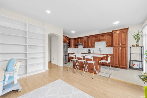 25-5298 Oakmount Crescent, Burnaby, BC - Indoor Photo Showing Other Room