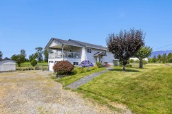 14221 Mckechnie Road Pitt Meadows, BC V3Y 1Z1