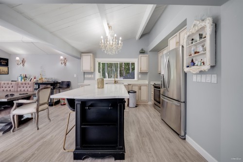 3870 Emerald Drive, North Vancouver, BC - Indoor